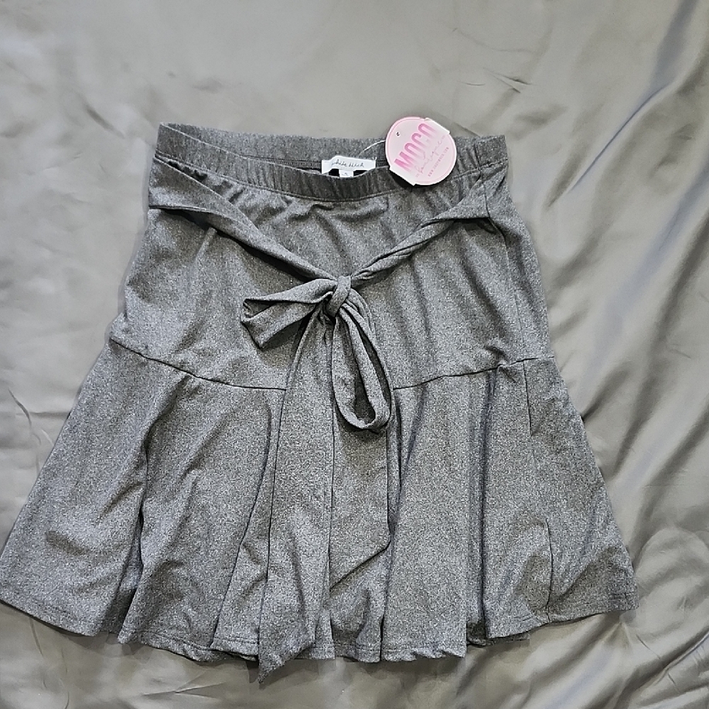 White Birch Gray Skater Mini Skirt with Tie Front NWT Small!